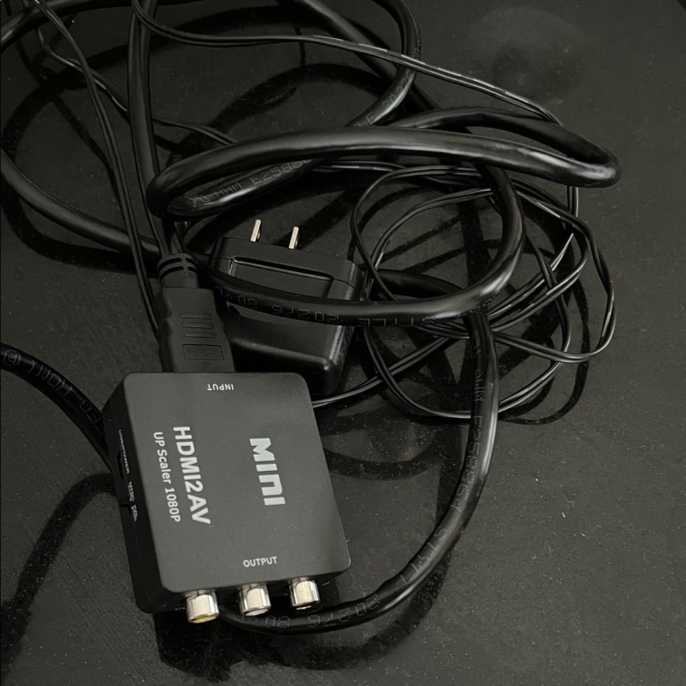 MINI Black HDMI to AV Converter